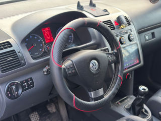 Volkswagen Touran foto 9