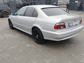 BMW 5 Series foto 7