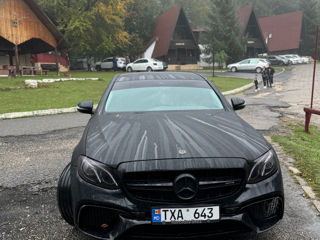 Mercedes E-Class foto 2