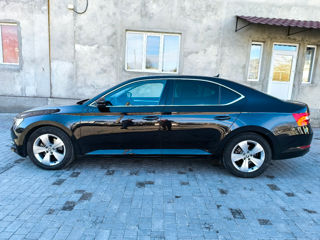 Skoda Superb foto 4