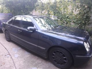 Mercedes E Class foto 4