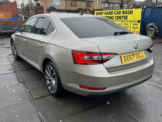 Skoda Superb foto 2