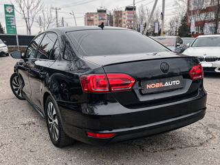 Volkswagen Jetta foto 6