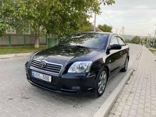 Toyota Avensis foto 2