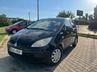 Mitsubishi Colt foto 2