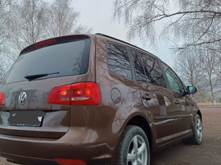 Volkswagen Touran foto 8