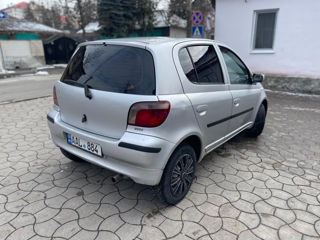 Toyota Yaris foto 1