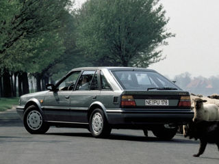 Задние стопы в хорошем состояние оргинал ! Nissan bluebird