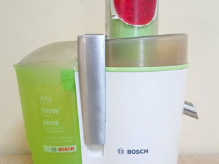 Storcator de fructe Bosch 700W. Pret 1090 lei