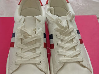 слипоны белые с красными вставками на шнурках, 40 размер, новые в коробке foto 8