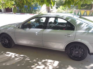 Ford Mondeo foto 1