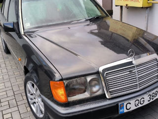 Mercedes Series (W124)