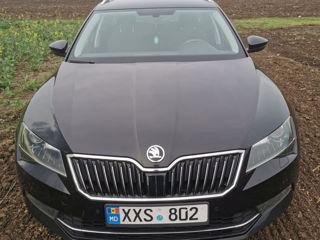 Skoda Superb foto 1