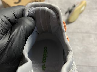 Adidas Yeezy Boost 350 V2 Grey/Orange Unisex foto 5