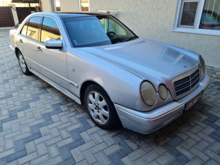 Mercedes E-Class foto 6