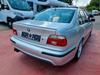 BMW 5 Series foto 2