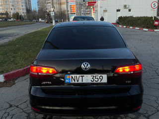 Volkswagen Jetta foto 5