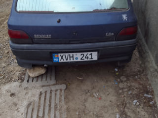 Renault Clio foto 9