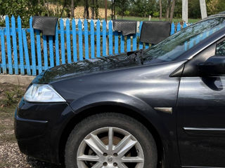 Renault Megane foto 2