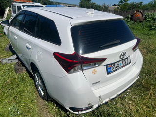 Toyota Auris foto 1