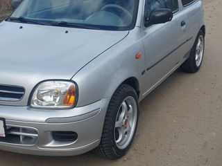 Nissan Micra foto 2