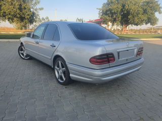 Mercedes E-Class foto 3