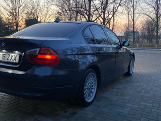 BMW 3 Series foto 4