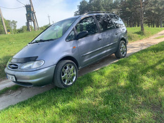 Volkswagen Sharan foto 3