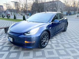 Tesla Model 3 foto 2