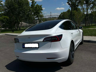 Tesla Model 3 foto 6