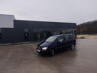 Opel Zafira foto 2