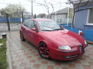 Alfa Romeo 147 foto 1