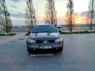 Renault Megane foto 2