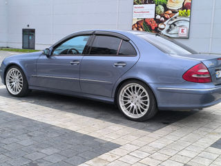 Mercedes E-Class foto 3