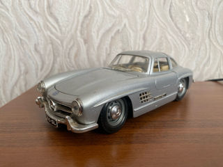 Продам масштабную модель Mercedes-Benz 300SL