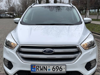 Ford Kuga foto 2