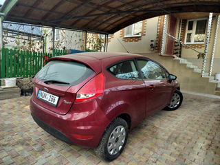 Ford Fiesta foto 4