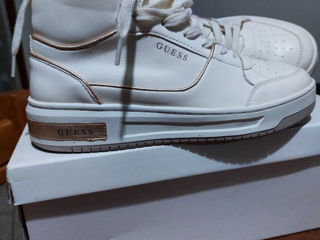 Guess foto 1