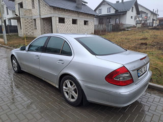 Mercedes E-Class foto 2