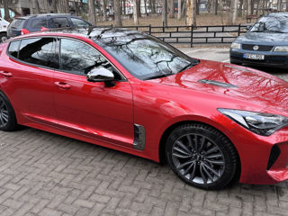 KIA Stinger foto 2