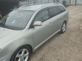 Toyota Avensis foto 3