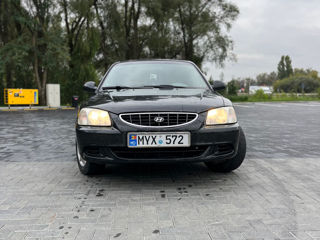 Hyundai Accent foto 1