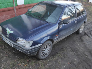 Ford Fiesta foto 4