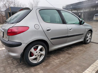 Peugeot 206 foto 2