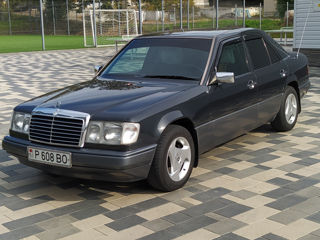 Mercedes E-Class foto 1