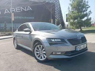 Skoda Superb foto 3