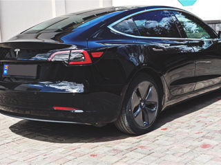 Tesla Model 3 foto 3