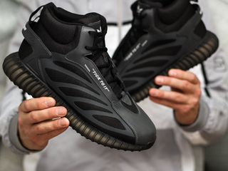 Adidas Yeezy Boost 350 High Black cu blana