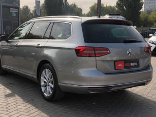 Volkswagen Passat foto 3