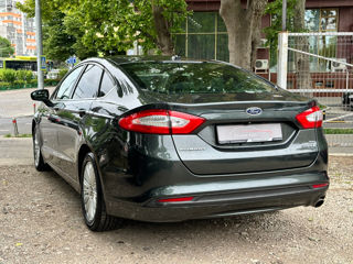 Ford Fusion foto 4